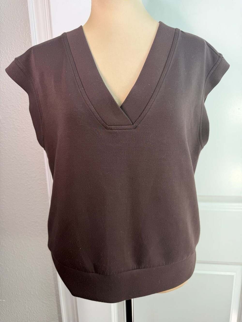 Z by Zella Whisper V-Neck Short Sleeve Knit Top
